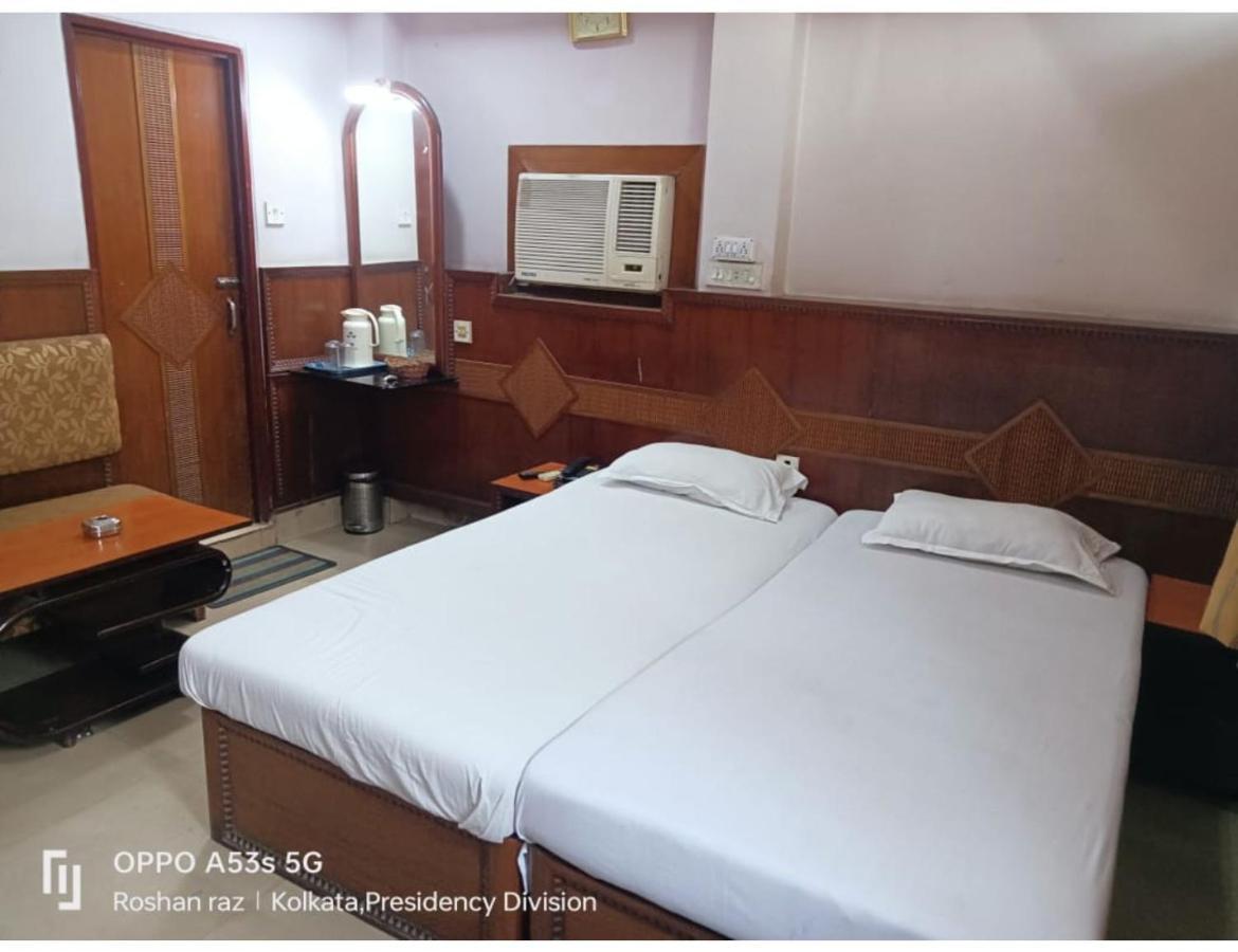 Hotel Heera, Calcutta Eksteriør billede