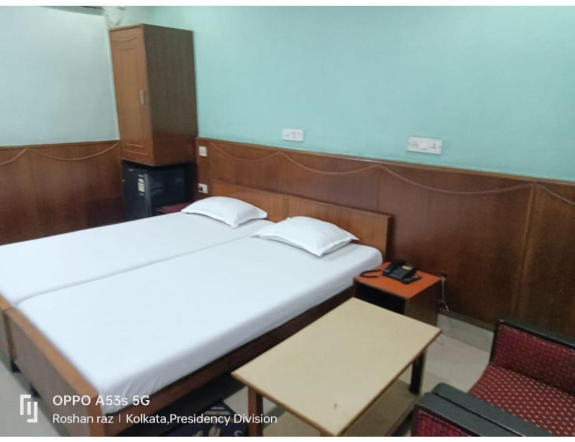 Hotel Heera, Calcutta Eksteriør billede