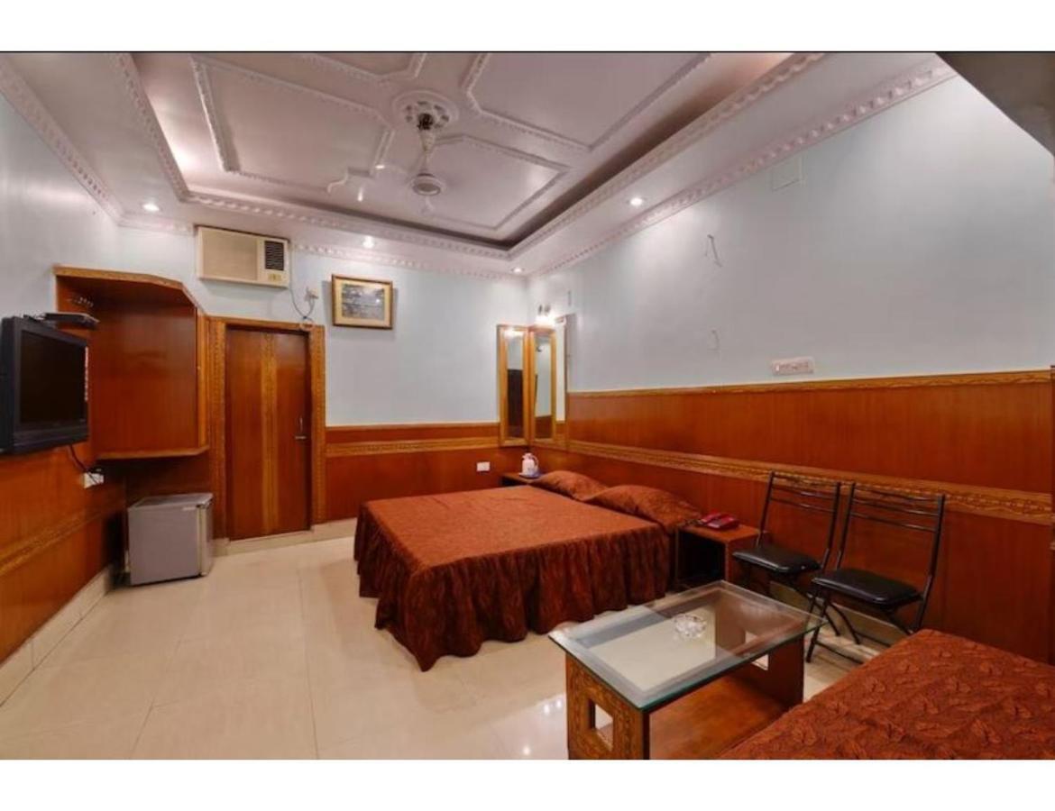 Hotel Heera, Calcutta Eksteriør billede